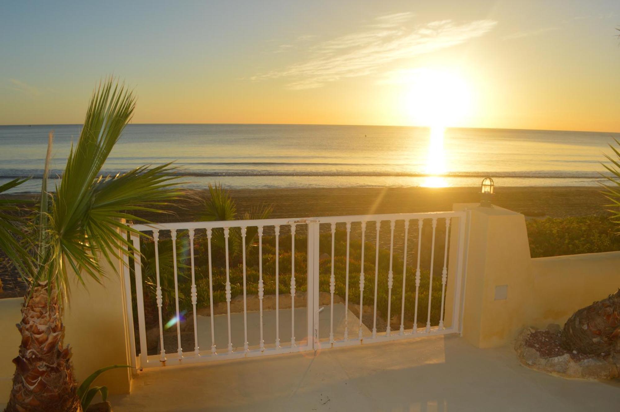 Excepcional Apartamento Amanecer Al Borde De Playa Y Mar, En Chalet Roquetes Alicante Exterior photo
